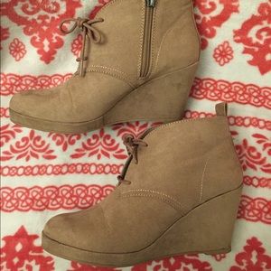 Women's dv Terri Wedge Booties 8.5